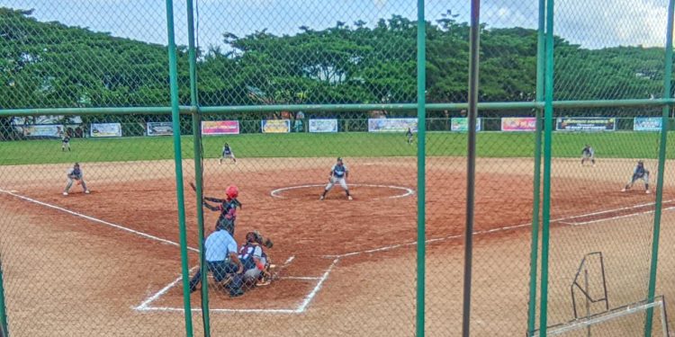 Ketgam : Tim Softball Putra dan Putri Kolaka Timur memastikan diri lolos ke partai final Porprov Sultra 2022. Foto : Husni Mubarak