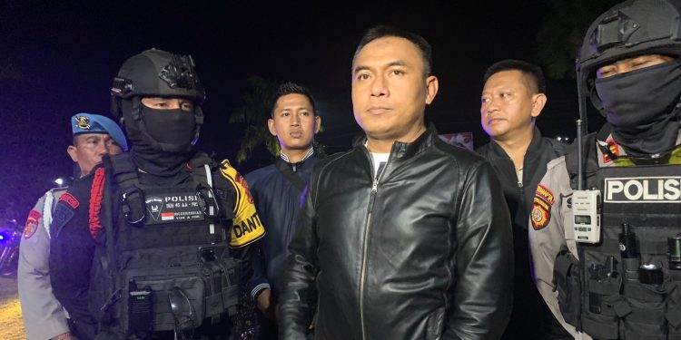 Ketgam: Kapolres kendari, Komber Pol Eka Faturrahman saat di wawancara. Dok: Dandy