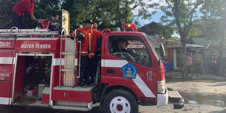 Ketgam : Satu unit rumah makan ludes dilalap si jago merah di Jalan Abunawas, Kelurahan Bende, Kecamatan Kadia, Kota Kendari, Sulawesi Tenggara (Sultra), Kamis (26/1/2023).