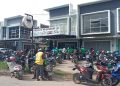 Toko Kue di Kendari Digeruduk Ratusan Pengemudi Ojek Online