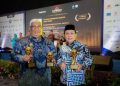 Gubernur Ali Mazi dan Dirut Bank Sultra Terima Penghargaan dari Majalah Top Business