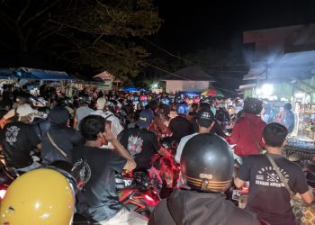 Penyeberangan Ferry Torobulu – Tampo Dipadati Ribuan Calon Penumpang
