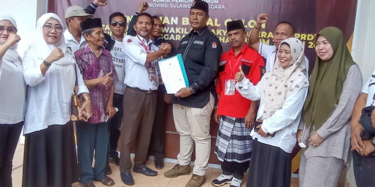 Pendaftaran Calon Anggota Legislatif (Caleg) Partai Kebangkitan Nasional (PKN) Sulawesi Tenggara di Kantor KPUD Sulawesi Tenggara Minggu 14 Mei 2023.