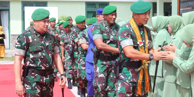 Kunjungan Pangdam XIV Hasanuddin, Mayor Jenderal TNI Totok Imam Santoso ke Makodim 1416/Muna Selasa 16 Mei 2023
