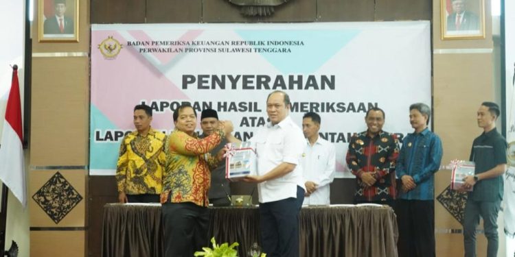 Bupati Konawe Utara Ruksamin Terima LHP dari BKP Sultra