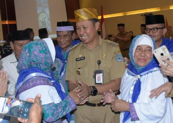 Lepas Jamaah Calon Haji Kota Kendari Asmawa Tosepu Titip Doa Kelancaran Pemilu 2024