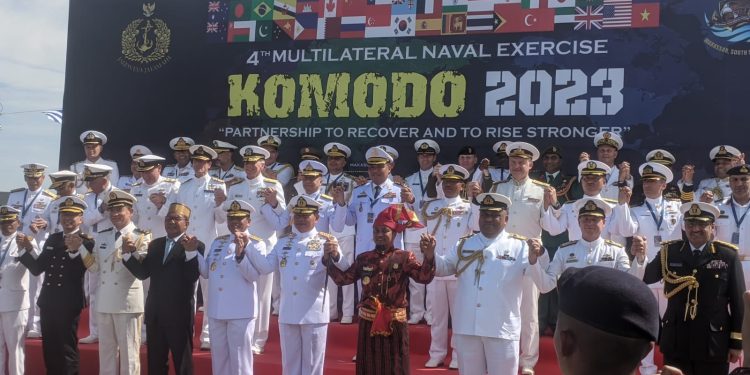 Pembukaan Multilateral Naval Exercise Komodo (MNEK) ke 4 Makassar Sulawesi Selatan.