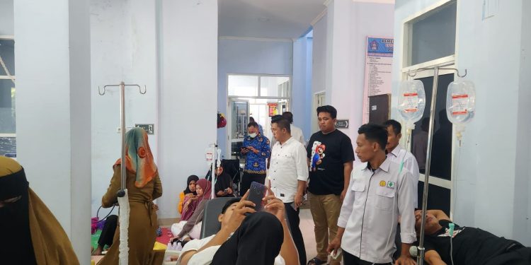 Pasien Keracunan dirawat di Puskesmas Puuwatu