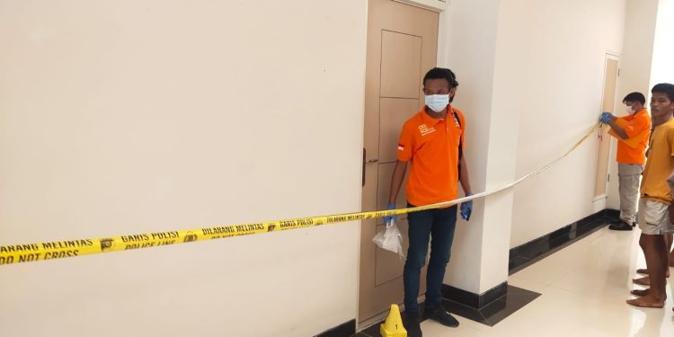 Olah TKP Tewasnya Mahasiswa UHO