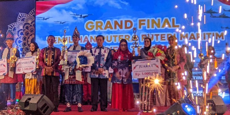 Malam puncak pemilihan Putra Putri Maritim Indonesia Sulawesi Tenggara.