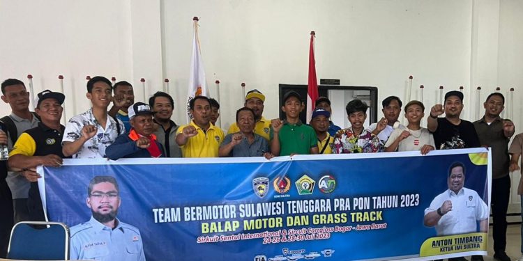 Pelepasan Atlet balap motor oleh Pengurus KONI Sultra