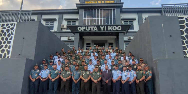 Peserta KKDN berkunjung ke Mako Lanal Kendari.