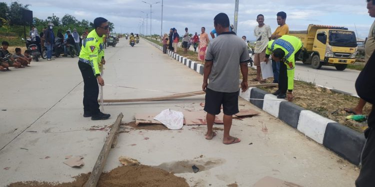 Polisi olah TKP di jalan Kendari - Toronipa Konawe