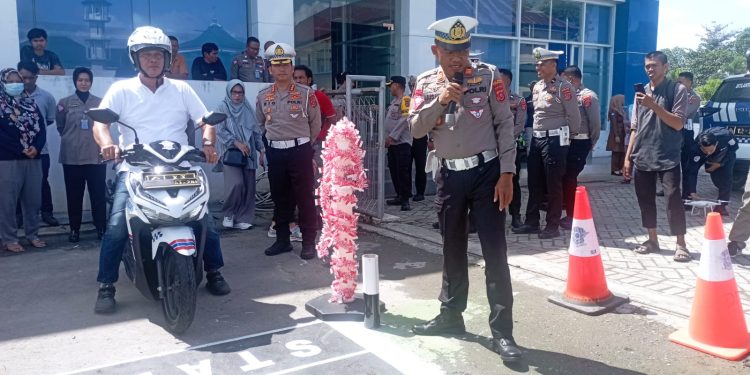 Launching lintasan pembuatan SIM roda dua Polresta Kendari.