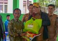 Ruksamin Salurkan 100 Paket Sembako Kepada KPM di Kecamatan Sawa Konawe Utara