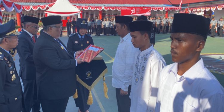 Ali Mazi serahkan SK Remisi Narapidana di Lapas Kendari