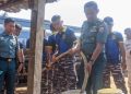 Lanal Kendari Salurkan Air Bersih Bantu Masyarakat di Konawe Terdampak Kekeringan