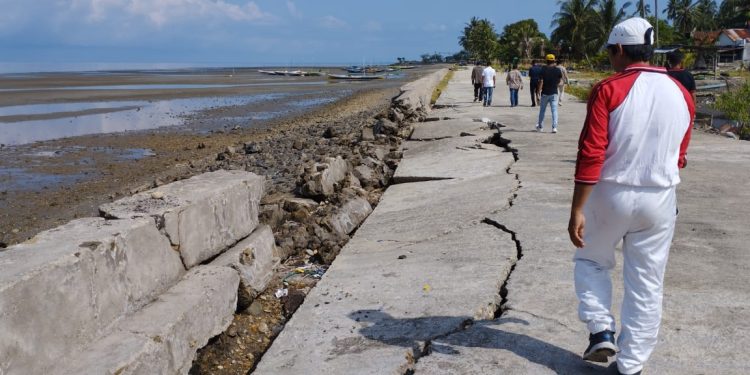 Kadis SDA dan Bina Marga Sultra Survey Talud di Kolaka Utara