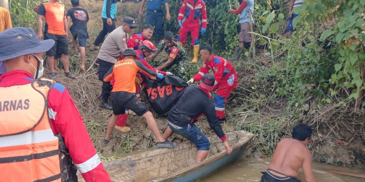 Basarnas evakuasi korban