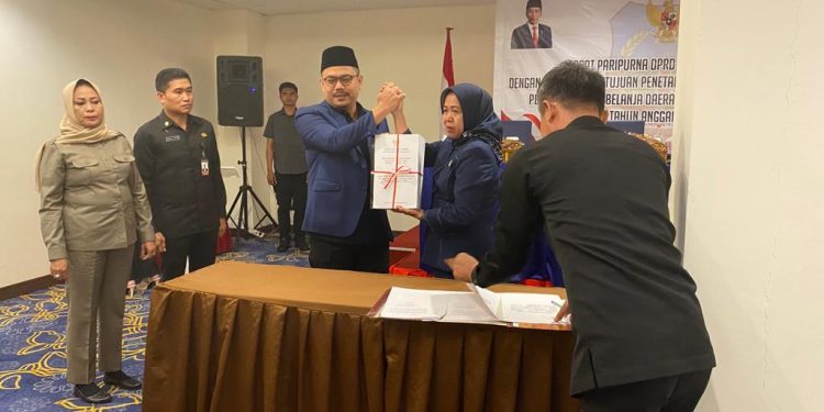Pemda dan DPRD Koltim Tetapkan APBD Tahun Anggaran 2024