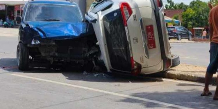 Mobil dinas Kadis Kesehatan Konawe terlibat Kecelakaan