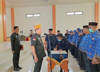 Lantik Pejabat Fungsional Kolaka Timur, Abdul Azis Minta Jalankan Tugas dengan Amanah Bagun Daerah