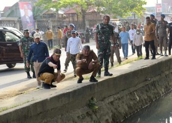 Cegah Banjir, Pemkot Kendari Bersihkan Lumpur di Aliran Drainase Kali Korumba