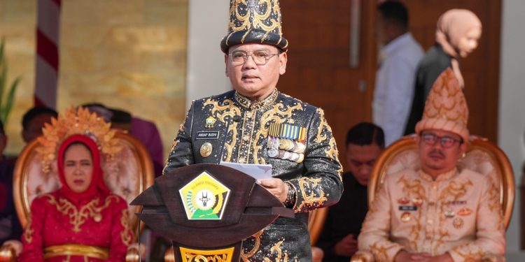 Andap Budhi Revianto, Pj Gubernur Sultra pimpinan upacara perayaan HUT ke 11 Kabupaten Kolaka Timur.
