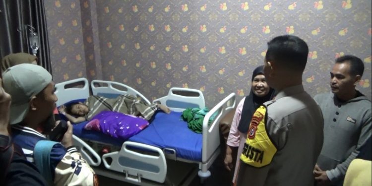 Kapolresta Kendari kunjungi korban peluru nyasar di RS Bhayangkara