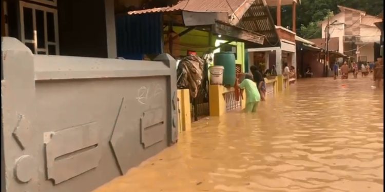 kondisi Banjir di pemukiman warga Kelurahan Kampung Salo Kendari