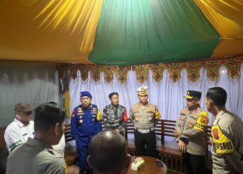 Waka Polda Sulawesi Tenggara Pantau Arus Mudik Lebaran di Pelabuhan Feri Torobulu Konsel
