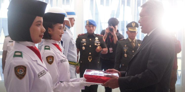 Pengukuhan anggota Paskibra Kota Kendari.