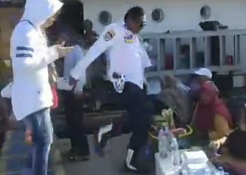 Arogansi Petugas Syahbandar Kendari Rusak Lapak Pedagang di Pelabuhan Nusantara