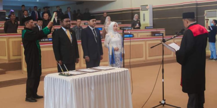 Pelantikan pimpinan DPRD Kota Kendari