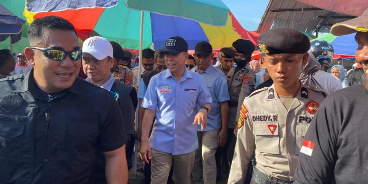 ASR Temui Pedagang di Kota Kendari