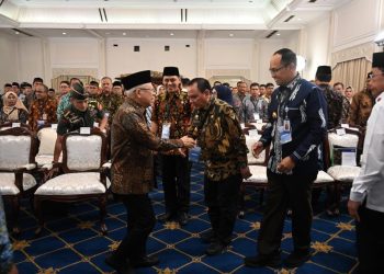 Pj Gubernur Sultra Hadiri Rapat Pleno KNEKS dan Pembukaan Sinergi Ekonomi Syariah Nasional