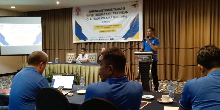 La ode Daerah Hidayat, Kadispora Sultra saat beri sambutan