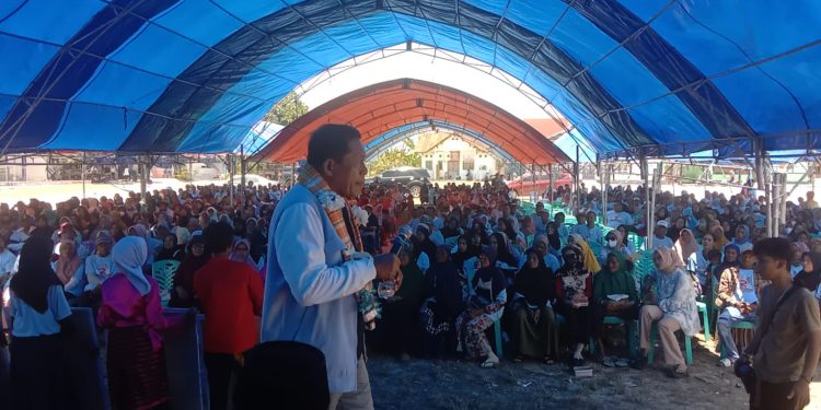 Hugua berkampanye dihadapan warga Buteng