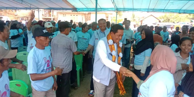 Hugua calon wakil gubernur disambut warga Busel