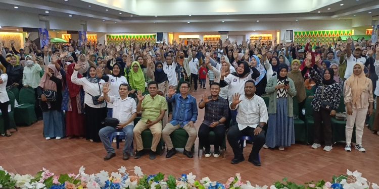 Paslon abdul Rasak - Afdhal bersama relawan usai pelantikan dan bimtek