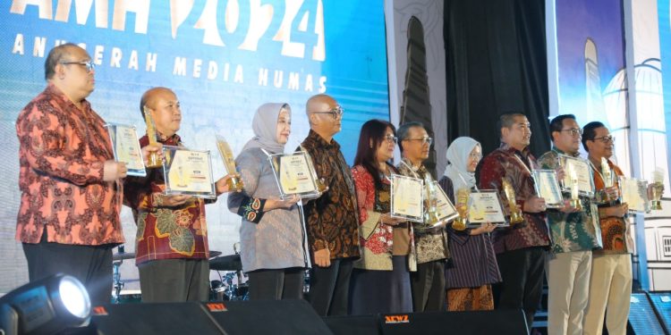 Kemenkumhan raih penghargaan