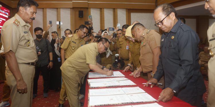 Pj. Gubernur, Teken Kesepakatan Bersama, Tingkatkan PAD dari Sektor Pajak