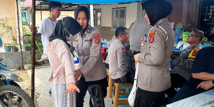 Polisi periksa petugas pelipat surat suara