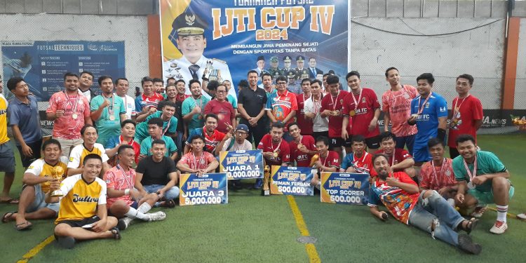 Para pemenang turnamen futsal IJTI cup IV 2024