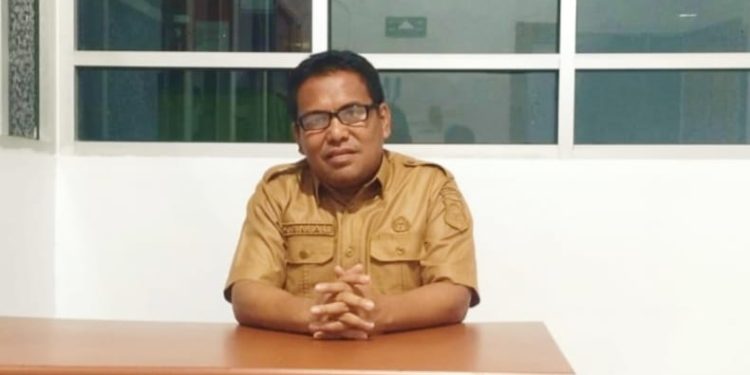 Plt Sekretaris Dinas Pekerjaan Umum dan Penataan Ruang (PUPR) Buton Utara, Laode Kamal Adhar. (Foto: Istimewa)