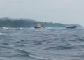 Kapal Tunda TB Iska 1165 Karam Dihantam Gelombang di Tanjung Goram Buton Utara, Sulawesi Tenggara. (Foto: Dok KPP Kendari)