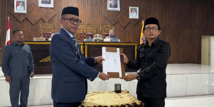 RPJMD 2025–2029 Disepakati, Bupati dan DPRD Buton Utara Teken Nota Kesepahaman. (Foto: Istimewa)