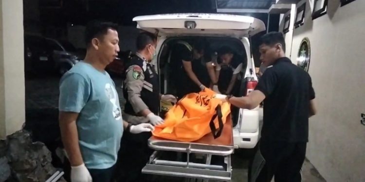 Ibu Rumah Tangga di Kendari Tewas Bersimbah Darah, Parang Ditemukan di Bak Mandi