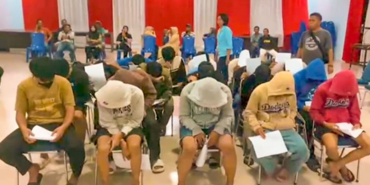 24 Pelajar di Kendari, Sulawesi Tenggara (Sultra) terlibat pengeroyokan diamankan polisi, 5 ditetapkan tersangka. (Foto: Istimewa)
