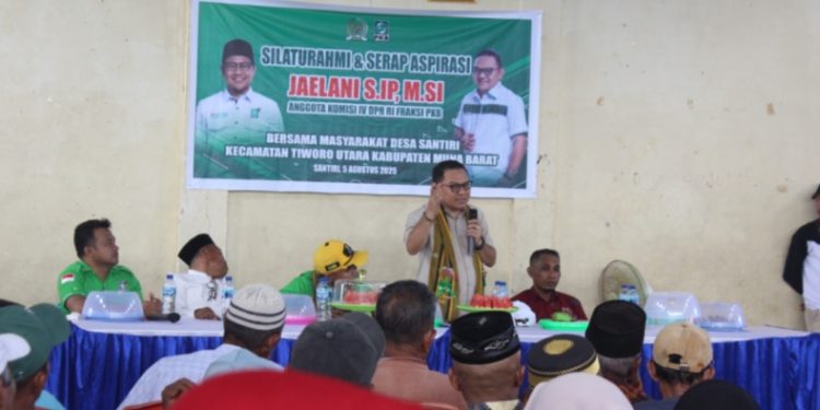 Anggota DPR RI Jaelani Reses di Santiri Muna Barat, Serap Aspirasi dan Serahkan Bantuan PIP, Selasa (5/8/2025). (Foto: Istimewa)
